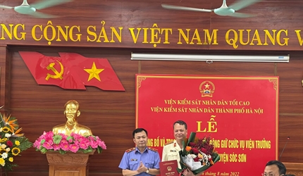 Lễ công bố và trao Quyết định điều động giữ chức vụ Viện trưởng Viện...